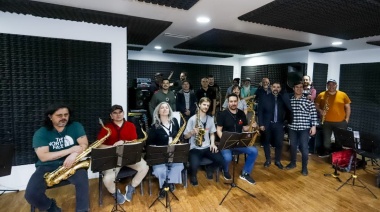 La Municipalidad entregó equipos e insumos a la Banda Municipal de Música