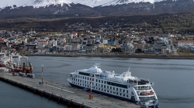 Con el arribo del Ventus Australis comenzó la temporada de cruceros en Ushuaia