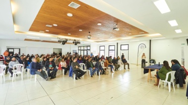 Trabajadores del municipio se capacitaron sobre problemáticas de consumo