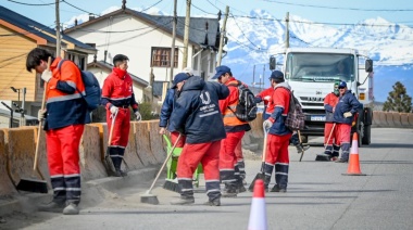 Operativo de limpieza urbana del municipio: Se avanzó sobre avenida Perito Moreno