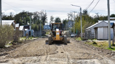 Tolhuin avanza con la obra de asfaltado nuevo en el Barrio 9 de Octubre