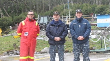 El Comandante del Área Naval Austral inspeccionó los puestos de Vigilancia, Control y Tránsito Marítimo de Tierra del Fuego