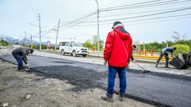 Continúan los trabajos de recuperación vial en Héroes de Malvinas