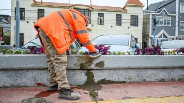 El Municipio continúa con los trabajos de embellecimiento de la zona centrica Ushuaia