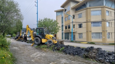 Arroyo Buena Esperanza: La Municipalidad de Ushuaia tomó intervencion en el desborde