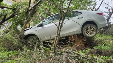 Un auto sin ocupantes se desbarrancó en Ushuaia