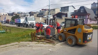 El Municipio y Agrotécnica Fueguina continúan con trabajos de limpieza en diferentes barrios de la ciudad