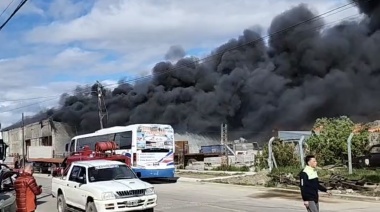 Un incendio de grandes dimensiones sucede en el Parque Industrial