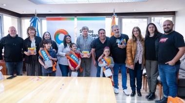 Melella recibió a los Embajadores de la Lectura en la casa de gobierno
