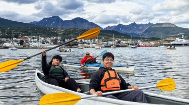 Comenzaron los talleres de kayak para participantes de “Activá el verano”