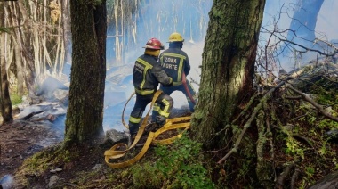 Defensa Civil colaboró en tareas de rigor en el incendio en Las Raíces