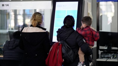 Migraciones moderniza la Autorización de Viaje para Menores