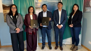 La Dra. Battaini firmó un convenio de colaboración y asistencia con el intendente de Tolhuin