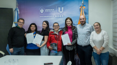 El Municipio entregó las primeras habilitaciones a propietarios de unidades gastronómicas móviles