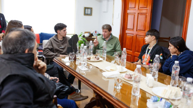 Melella recibió a los deportistas fueguinos que se destacaron en los Juegos Urbanos Sudamericanos