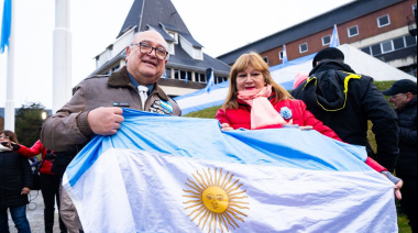 Homenaje a Manuel Belgrano y la Bandera Nacional junto a la comunidad fueguina
