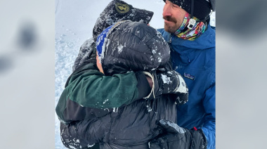 Rescataron a dos personas que fueron sepultadas por una avalancha de nieve