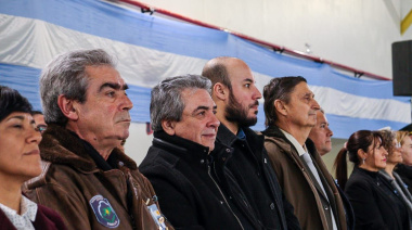 Con presencia de funcionarios municipales se celebró el Día de la Independencia