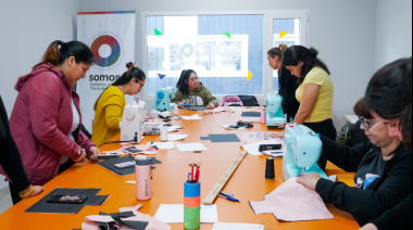 En distintos espacios comunitarios se realizó un seminario de costura y lencería