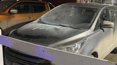 Principio de incendio en un automóvil