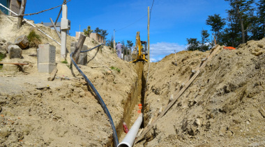 Tolhuin llegó al 90% de su población con acceso a la red de agua y cloacas