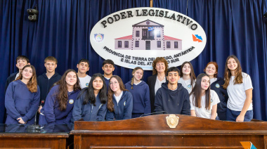 Jóvenes de 5º año del Colegio Nacional de Ushuaia, visitaron la Legislatura