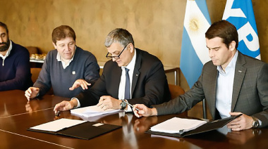 La Provincia firmó el acuerdo con YPF para el traspaso de sus áreas a Terra Ignis