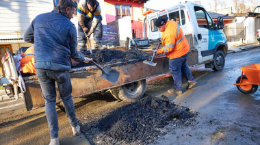 Borgna destacó la continuidad de los trabajos de bacheo