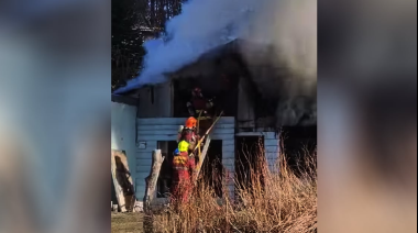 Varias familias quedaron en la calle tras incendiarse su vivienda