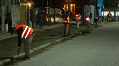 Personal municipal limpió las calles 12 de Octubre y Fuegia Basket