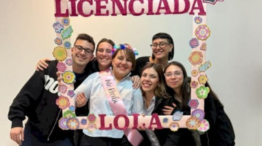 Madre, docente, emprendedora y ahora graduada de la UNTDF