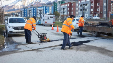 Continúa el plan de bacheo en distintos puntos de Ushuaia