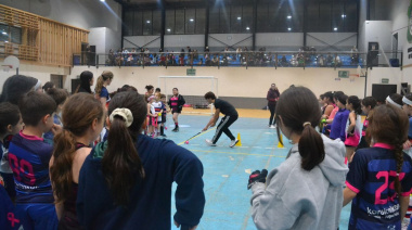 Gran convocatoria a la Clínica de Hockey pista dictada por Juan Eleicegui