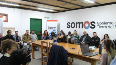 Conversatorio sobre "Abordaje responsable de la problemática del suicidio en los medios"