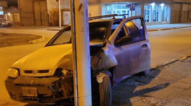Un conductor borracho estrelló su auto en la esquina de la Morgue Judicial