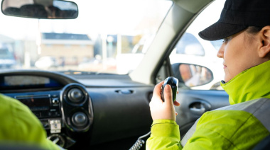 Un hombre con tobillera electrónica robó una camioneta