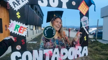 Cuatro títulos universitarios, una historia de resiliencia y transformación