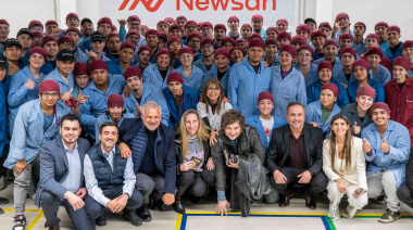Milei recorrió las plantas de Newsan en Ushuaia y destacó el potencial industrial fueguino