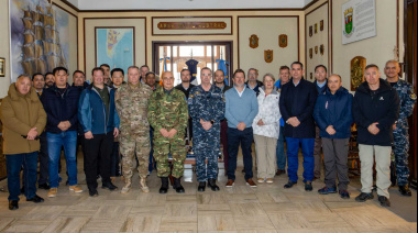 Agregados Navales extranjeros visitaron el Comando del Área Naval Austral