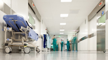 Cada vez más gente con patalogías deja de pagar la prepaga y vuelve al hospital público