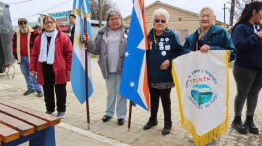 Tolhuin celebra su 53° aniversario con actos, desfile y festejos populares