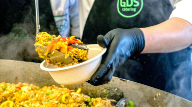 Gastronomía del Sur una vez más dice presente con su paella gratuita y multitudinaria