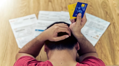 Deudas de tarjetas de crédito: ¿Cuándo prescriben y qué pueden reclamar los bancos?