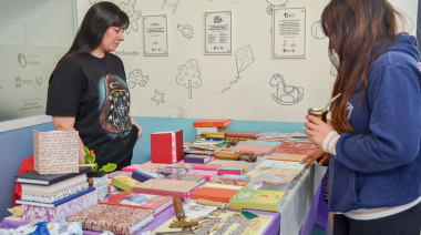 Cientos de vecinos y vecinas asistieron a la edición "Día de la Madre" del Mercado Concentrador de Ushuaia