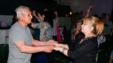 La matiné +60 celebró el Día de la Madre con música y alegría