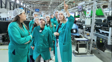 "Industrias a Puertas Abiertas": estudiantes recorrieron la Planta 5 de Newsan