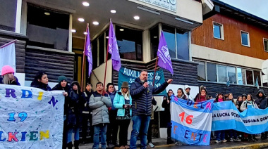 Los docentes vuelven a parar este lunes por 24 horas