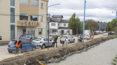 Personal municipal realizó trabajos de limpieza del arroyo Buena Esperanza