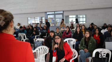 Charla sobre prevención de la violencia en el Colegio Sobral