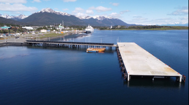 Boric llega a Puerto Williams para el inicio de la segunda etapa del muelle multipropósito